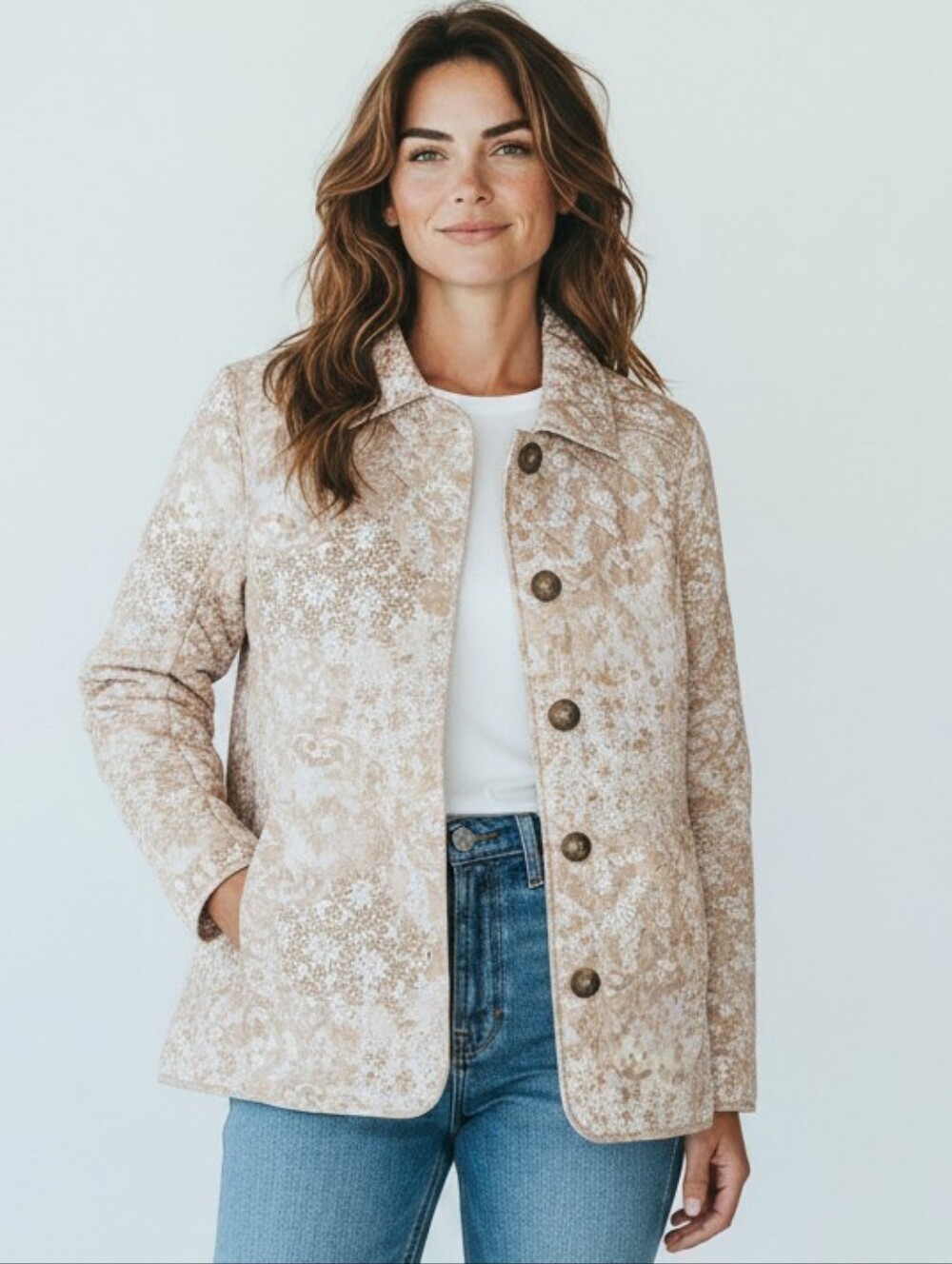 Chico's Quilted Floral-Print Jacket in Beige and Cream. Size 4/6